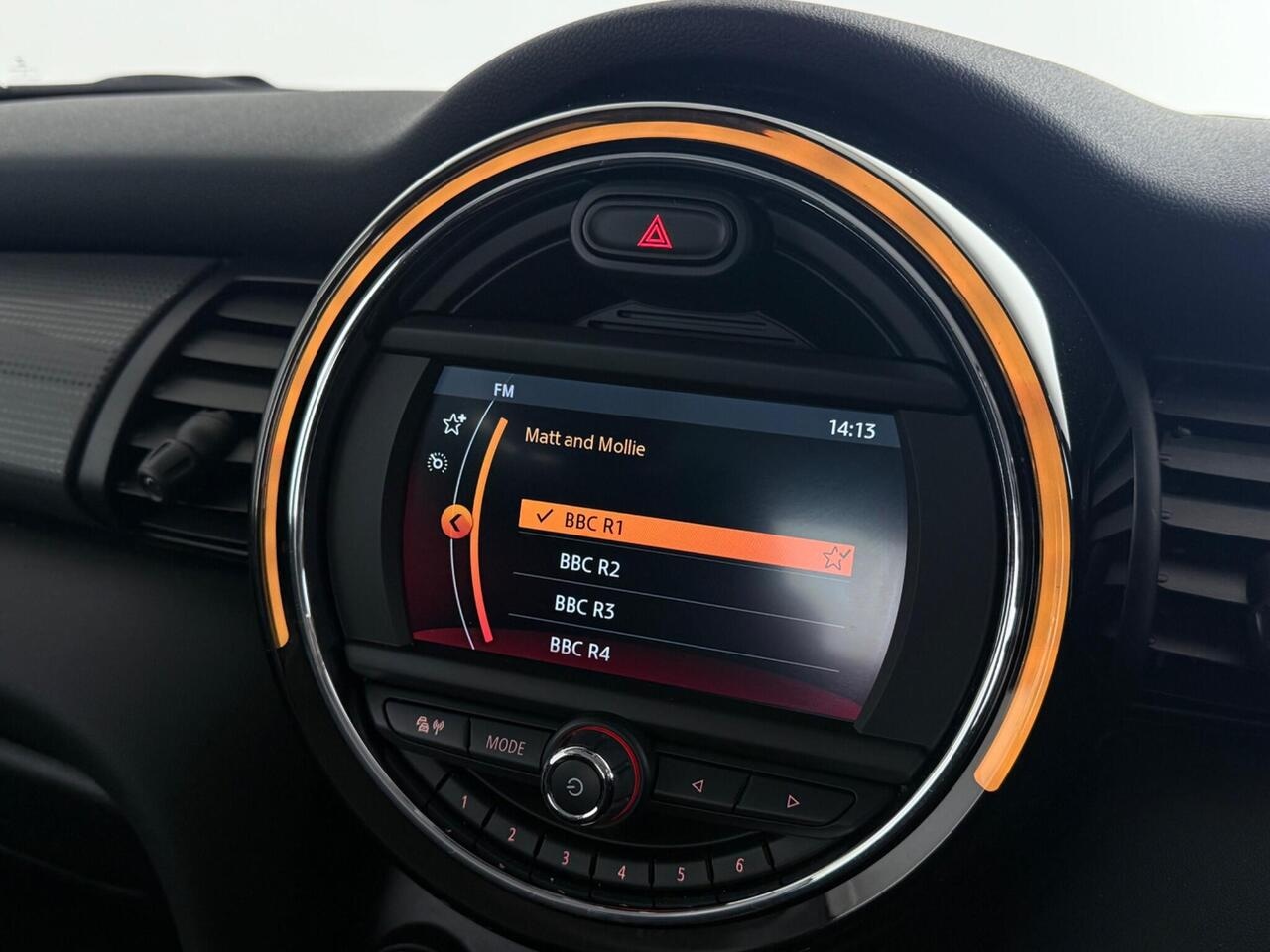 MINI Hatch thumbnail Infotainment System
