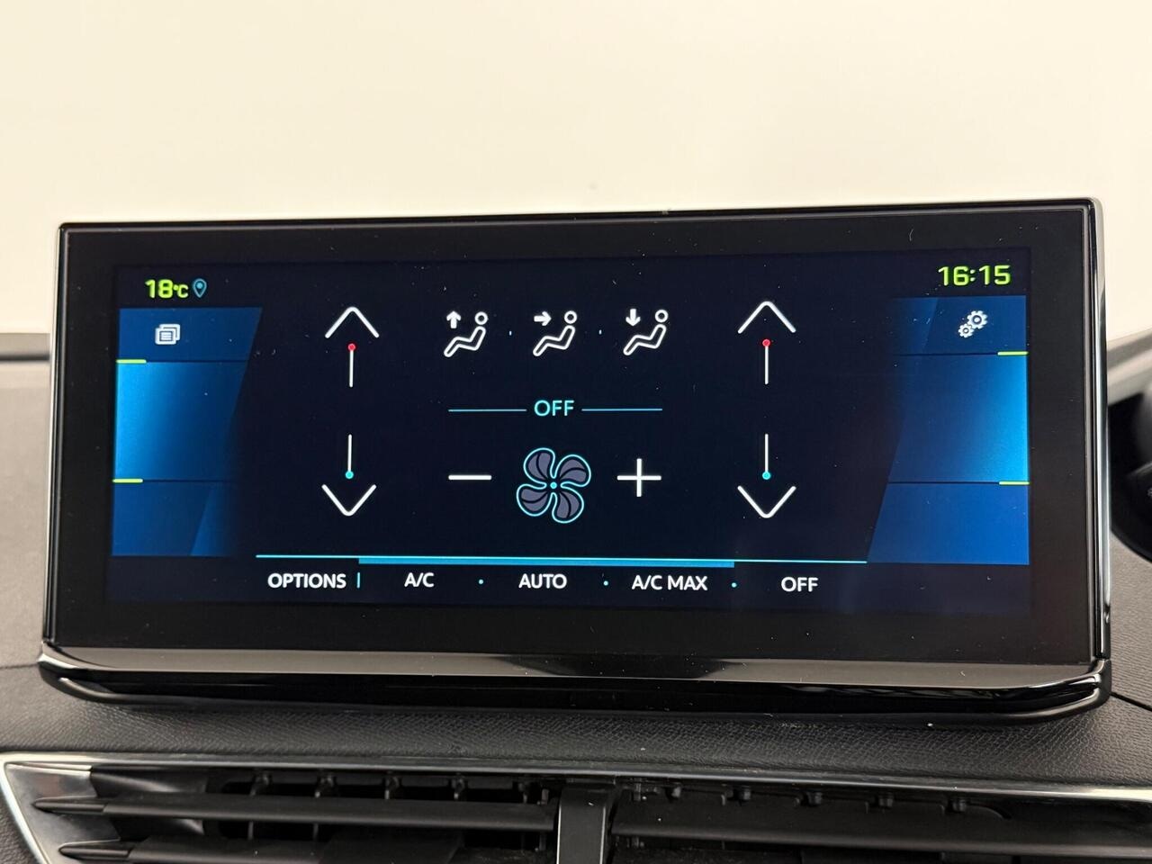 Peugeot 3008 thumbnail Infotainment System