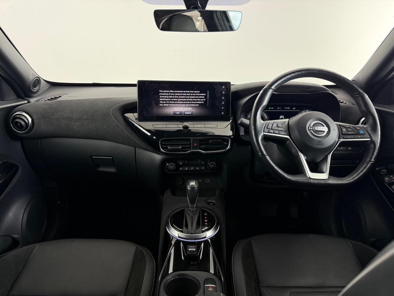 Nissan Juke thumbnail Interior Front