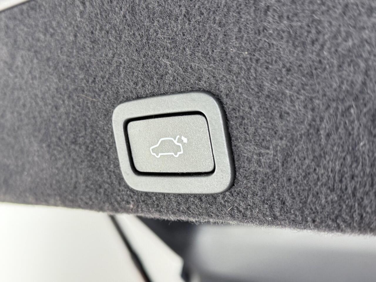 Volvo XC60 thumbnail Misc Controls