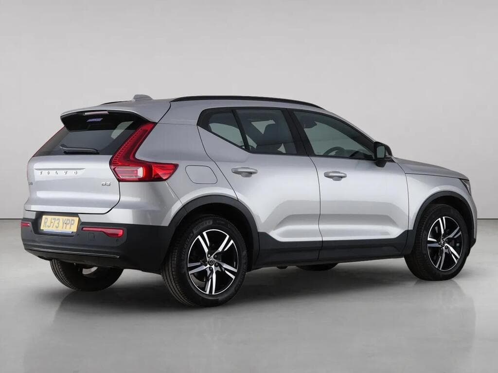 Volvo XC40 2.0 B3 MHEV Plus Dark DCT Auto Euro 6 (s/s) 5dr