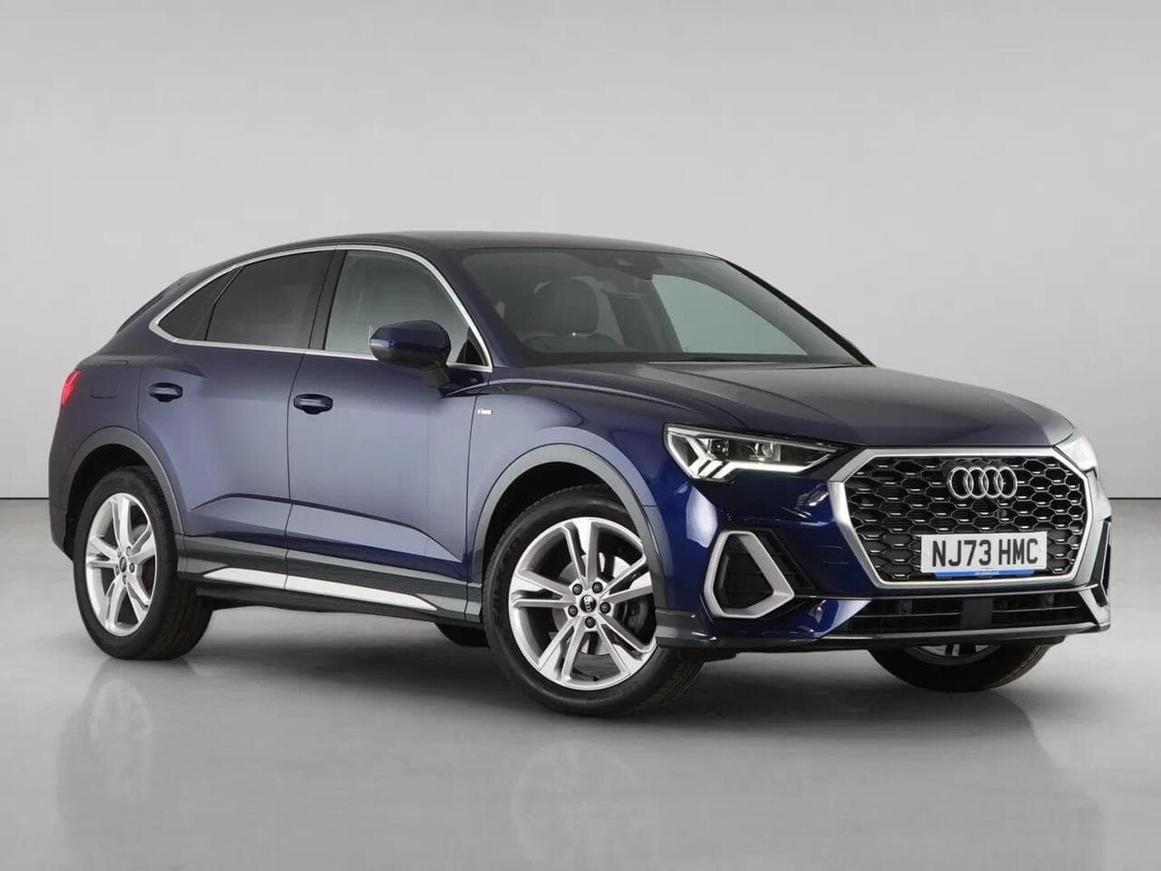 Audi Q3 - Audi Q3 1.5 TFSI CoD 35 S line Sportback 5dr Petrol S Tronic Euro 6 (s/s) (150 ps)