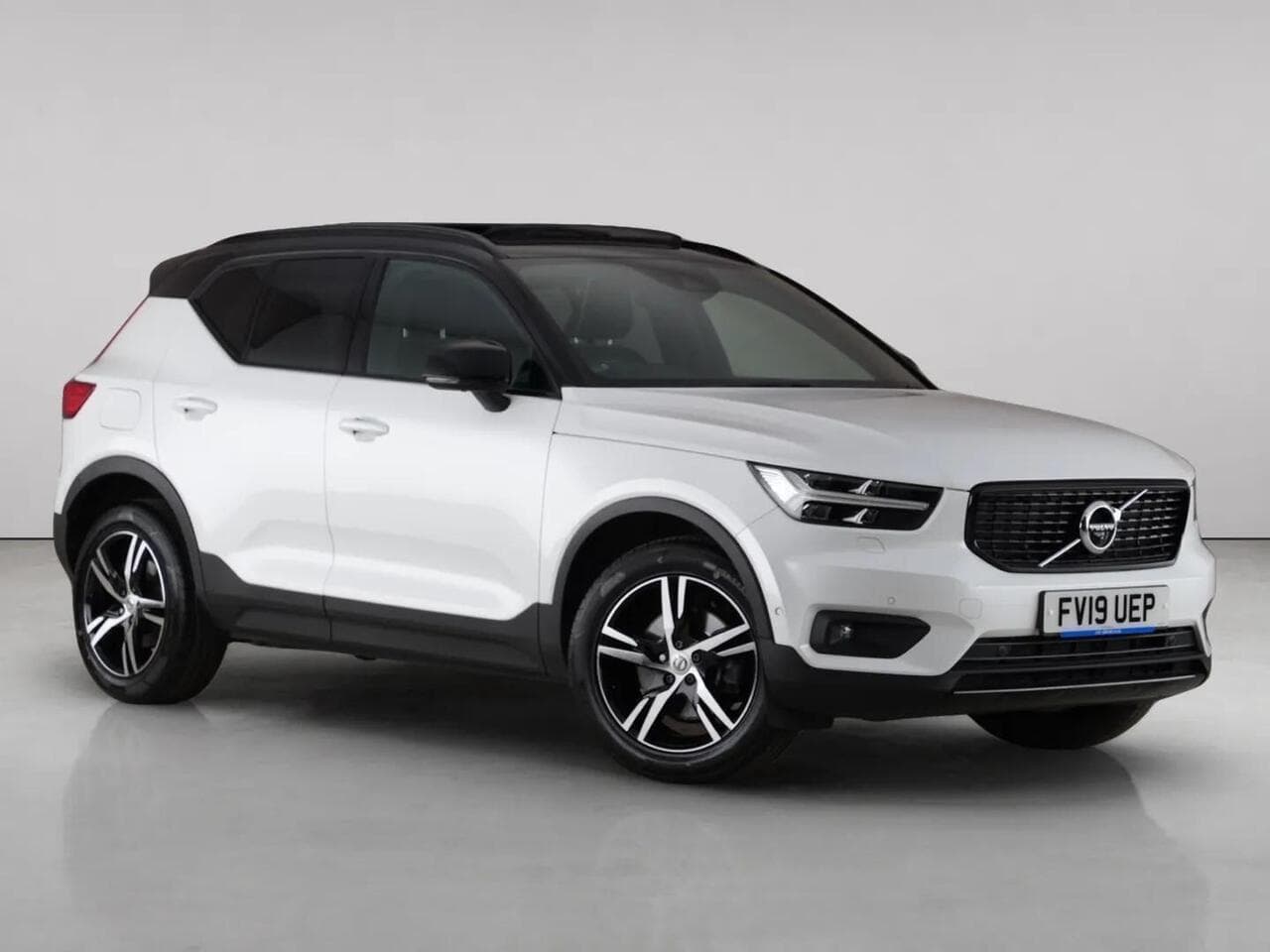 Volvo XC40 - Volvo XC40 2.0 T4 R-Design SUV 5dr Petrol Auto AWD Euro 6 (s/s) (190 ps)
