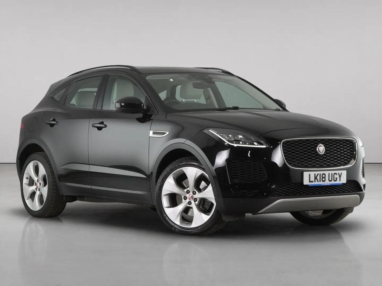 Jaguar E-PACE - Jaguar E-PACE 2.0 P300 HSE SUV 5dr Petrol Auto AWD Euro 6 (s/s) (300 ps)