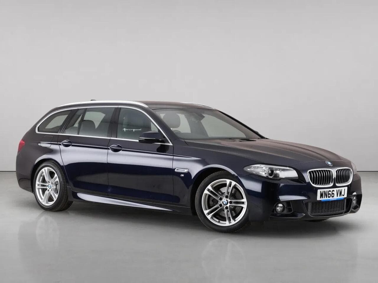 BMW 5 Series - BMW 5 Series 2.0 520d M Sport Touring 5dr Diesel Manual Euro 6 (s/s) (190 ps)
